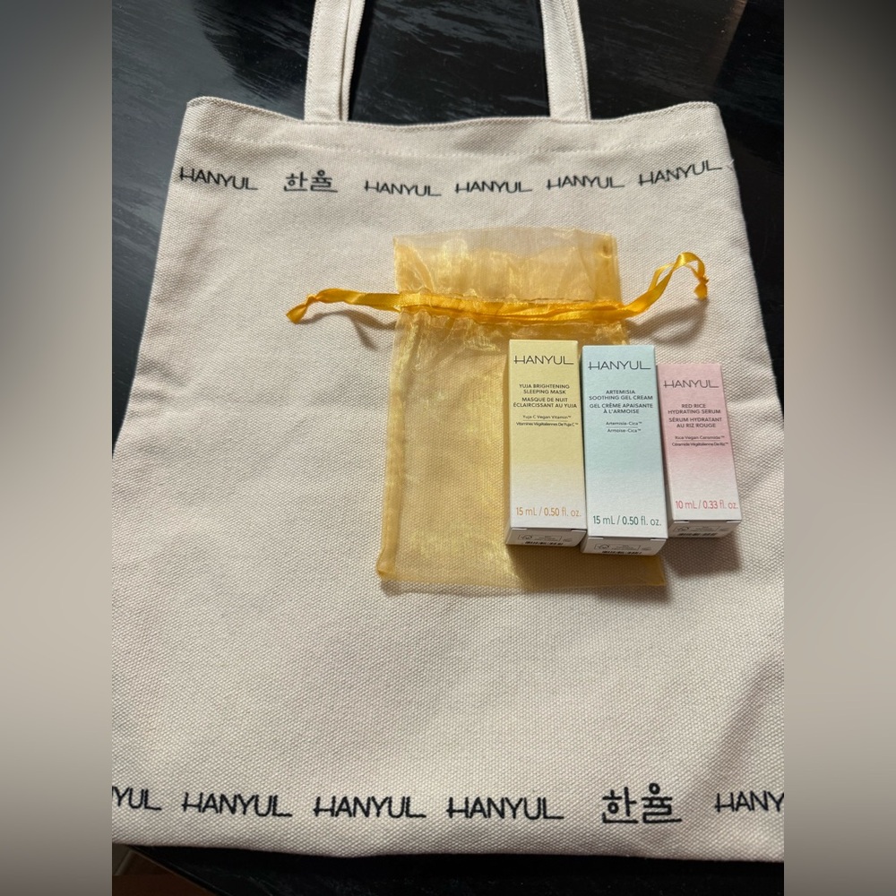 Hanyul skincare set and tote bag
